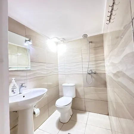 Poci - 2 Min Walk To The Apartment Vlore